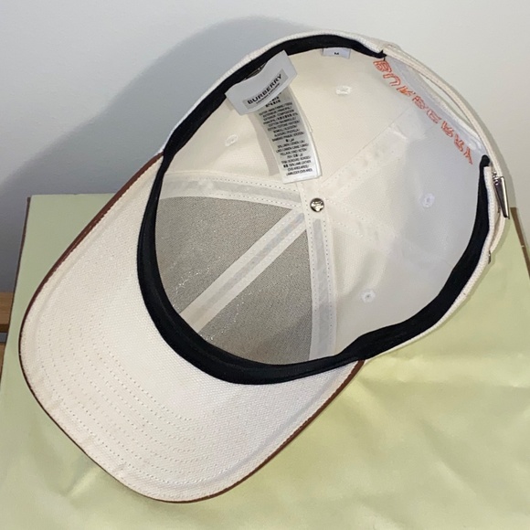 Burberry Mythical Alphabet "B" Faun Cap Off-White - Picture 6 of 8